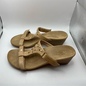 Vionic Maggie womens tan sandals size 7